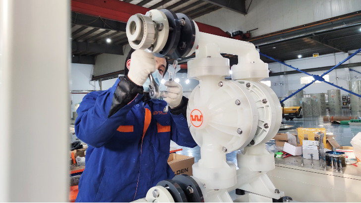 污水處理設(shè)備中磁力泵的特點