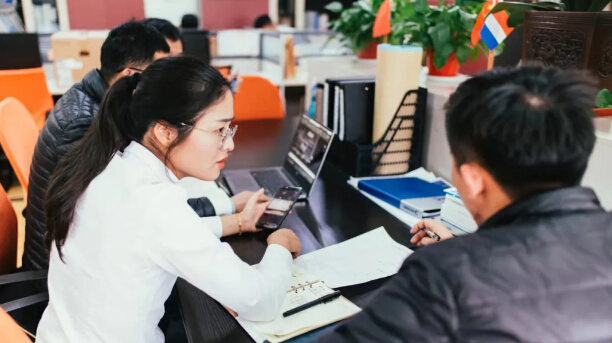 依斯倍環(huán)保銷售團(tuán)隊(duì)