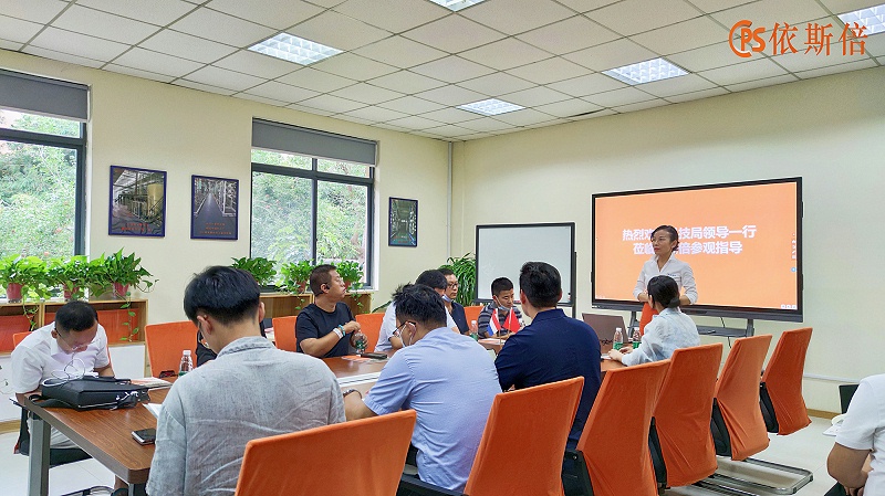 蘇州市科技局領(lǐng)導(dǎo)及市發(fā)展促進(jìn)會產(chǎn)業(yè)協(xié)會蒞臨依斯倍參觀指導(dǎo)